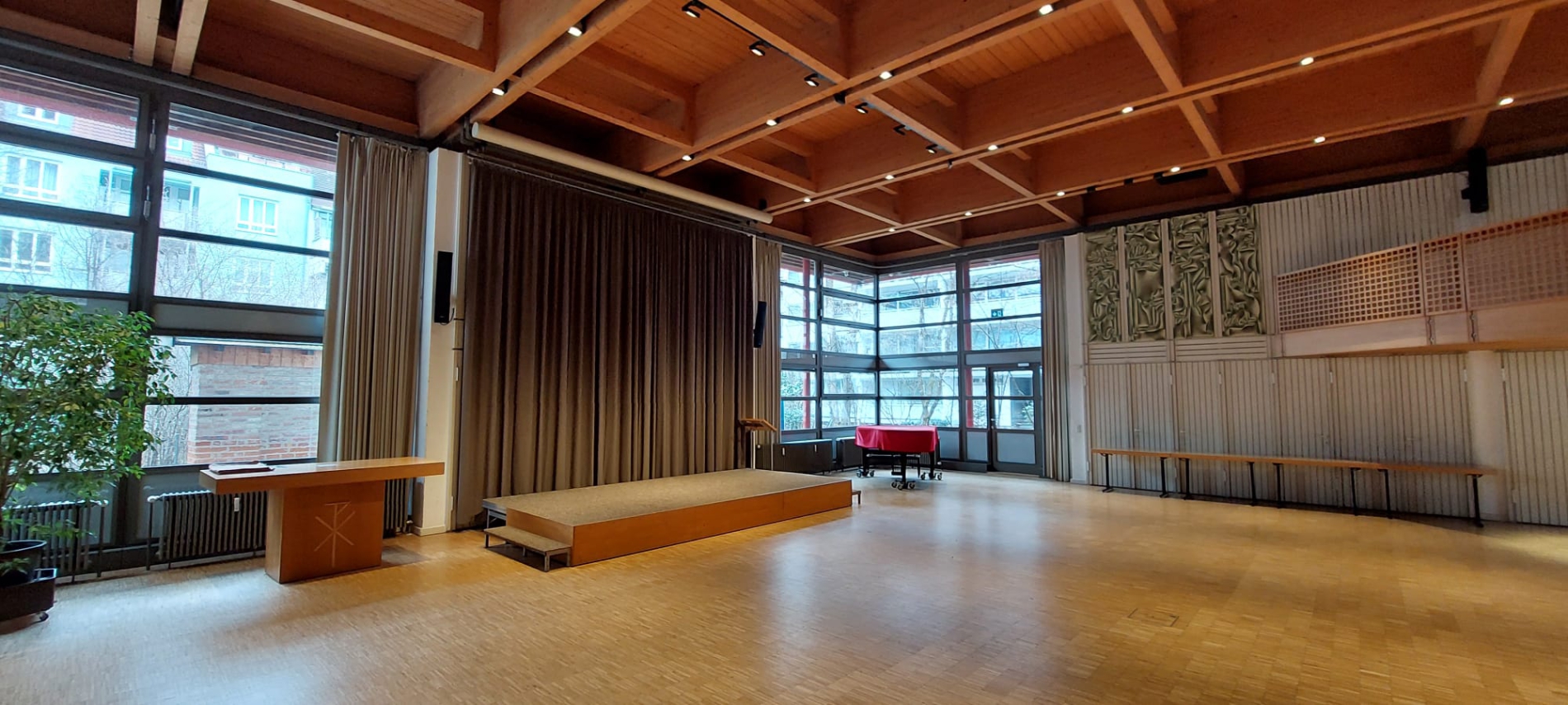 Pfarrzentrum Bennopolis – Saal
