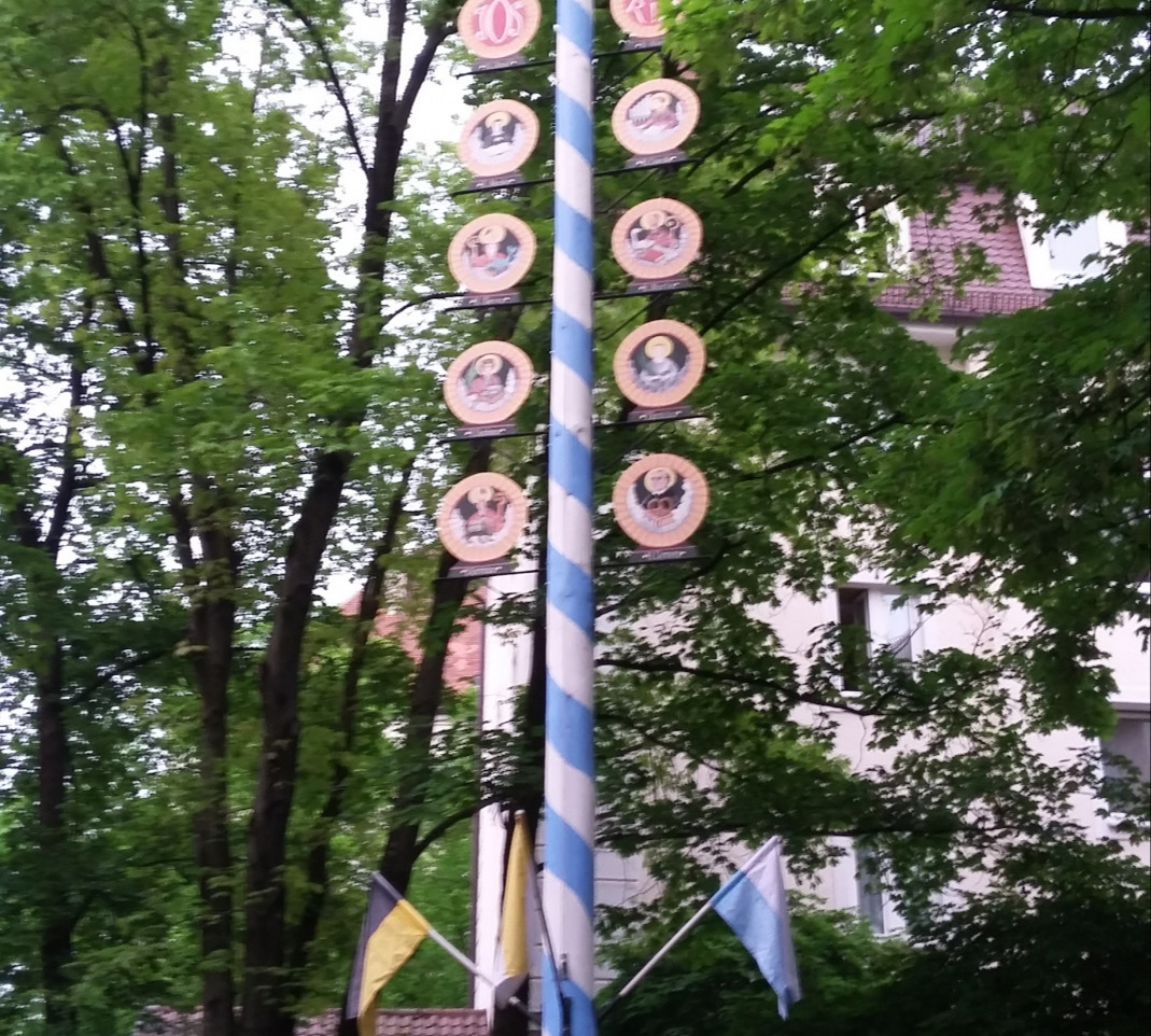 Maibaum Feier in St. Clemens