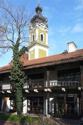 Kirche St Theresia Pfarrheim Kirchturm